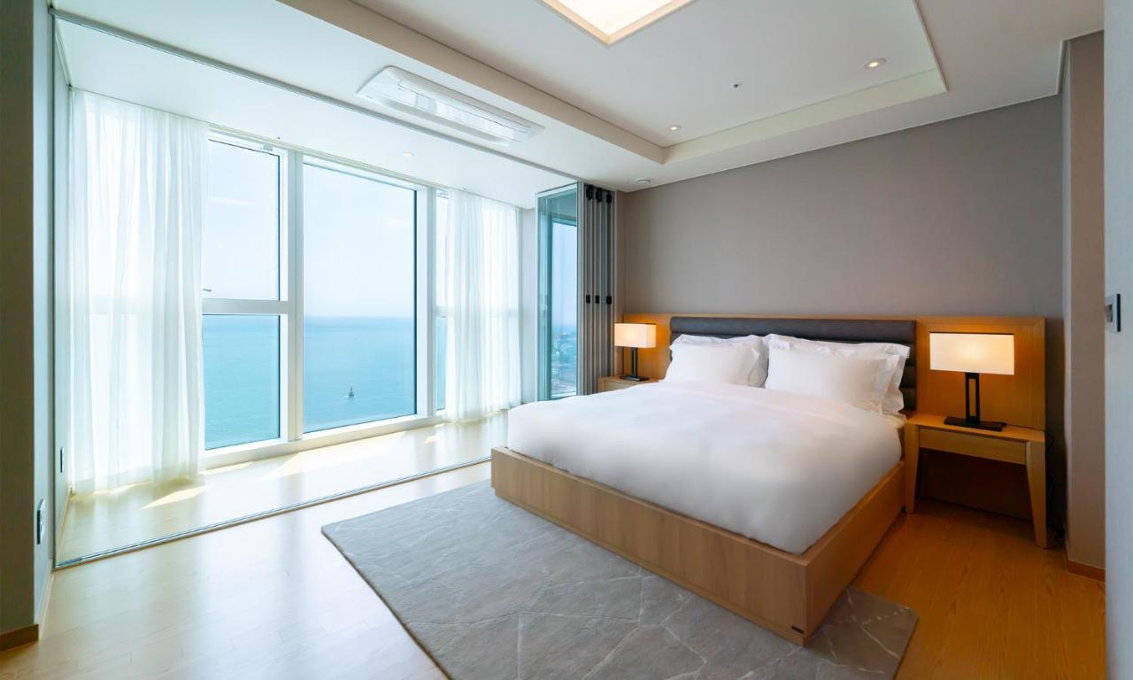 Grand Lct Residence Busan Exteriör bild