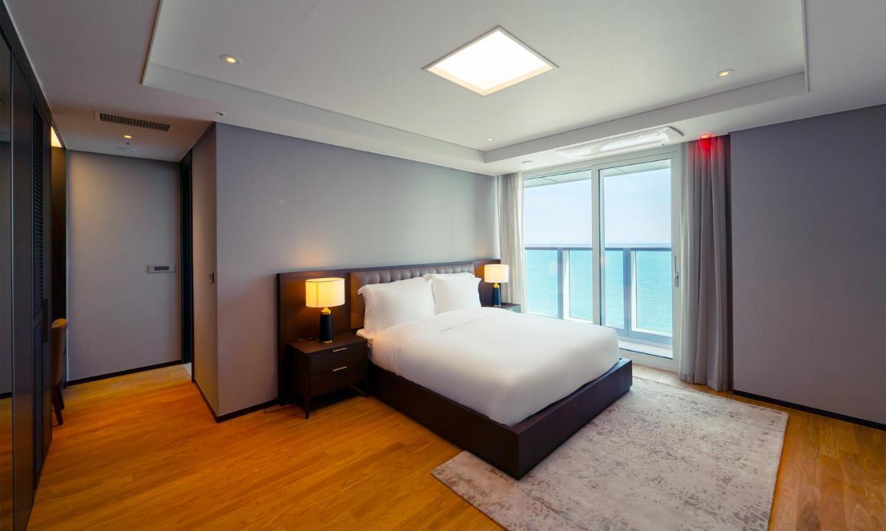 Grand Lct Residence Busan Exteriör bild