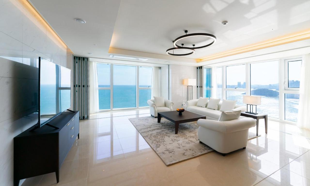 Grand Lct Residence Busan Exteriör bild