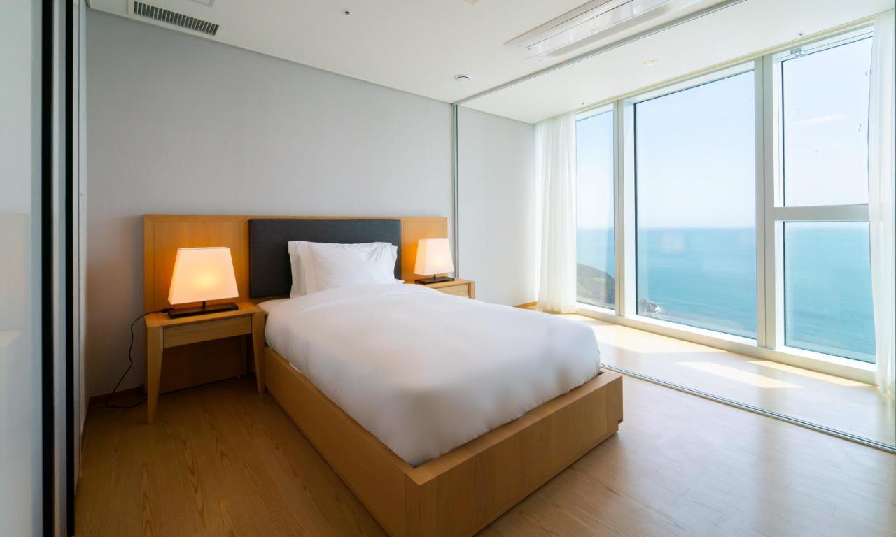 Grand Lct Residence Busan Exteriör bild