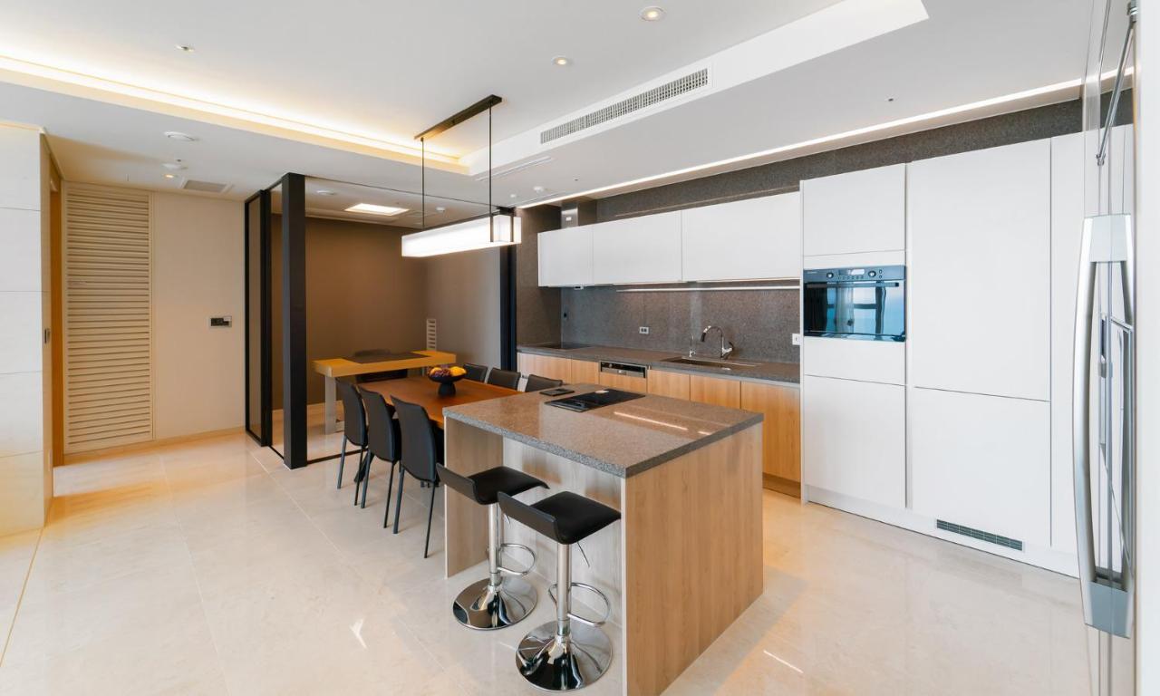 Grand Lct Residence Busan Exteriör bild