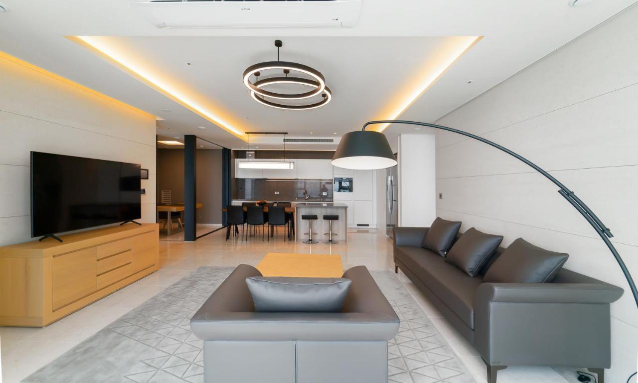 Grand Lct Residence Busan Exteriör bild