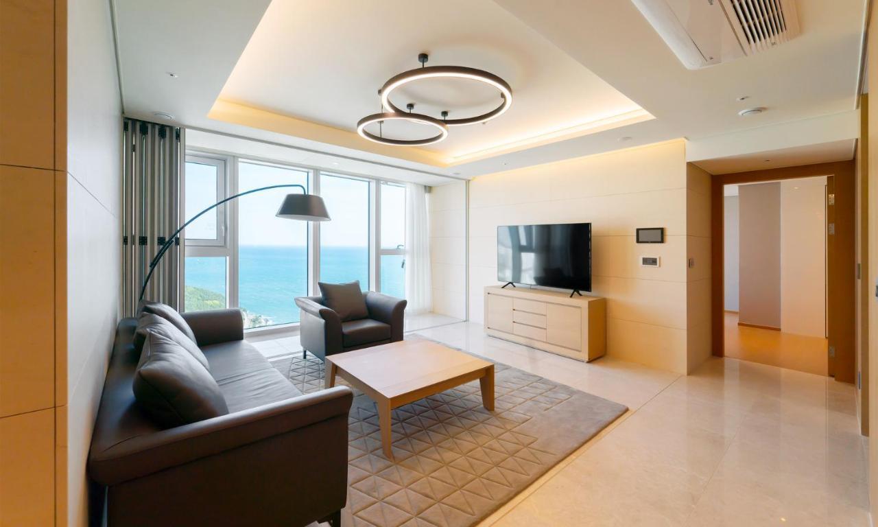 Grand Lct Residence Busan Exteriör bild