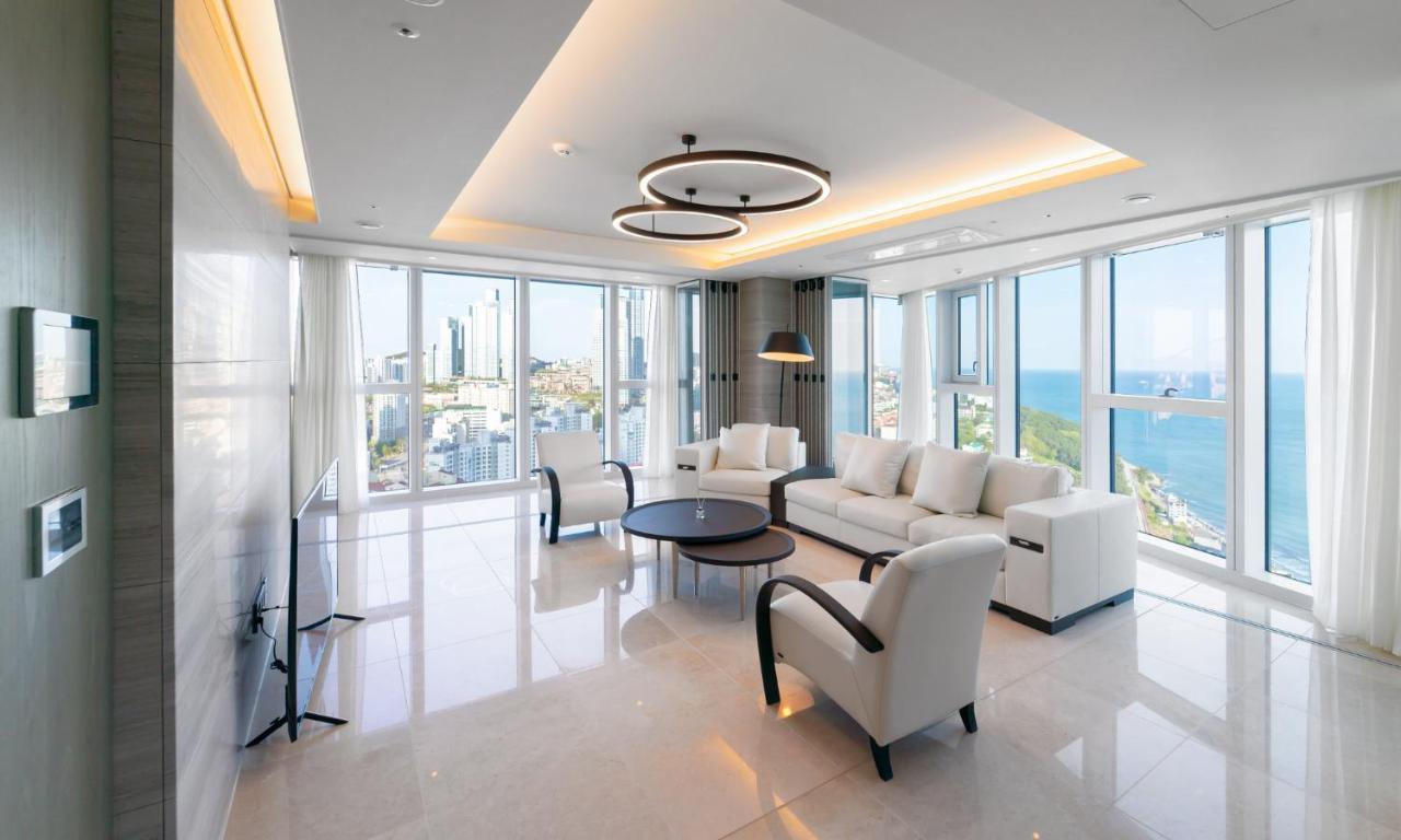 Grand Lct Residence Busan Exteriör bild