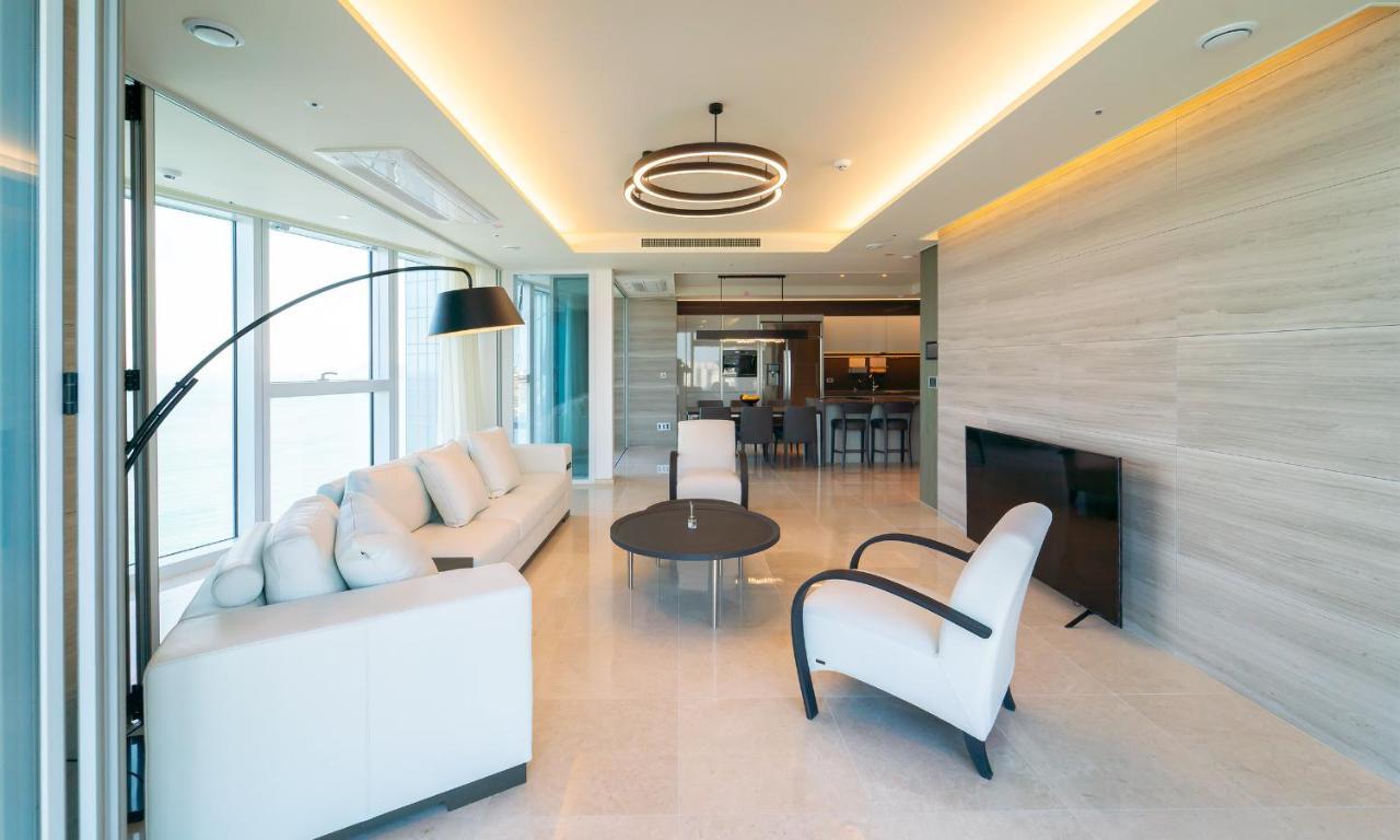 Grand Lct Residence Busan Exteriör bild