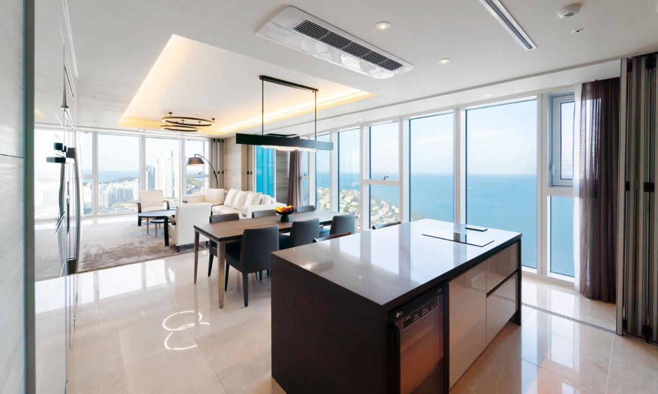 Grand Lct Residence Busan Exteriör bild