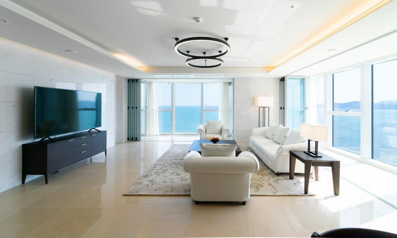 Grand Lct Residence Busan Exteriör bild