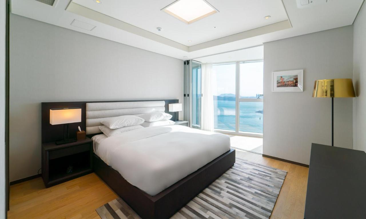 Grand Lct Residence Busan Exteriör bild